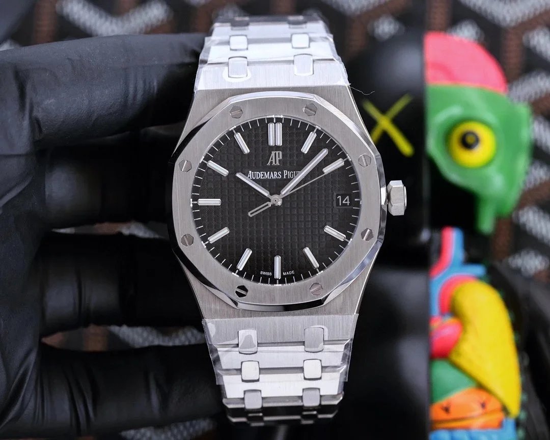 Audemars Piguet Watches Royal Oak-style octagonal bezel watch — 17