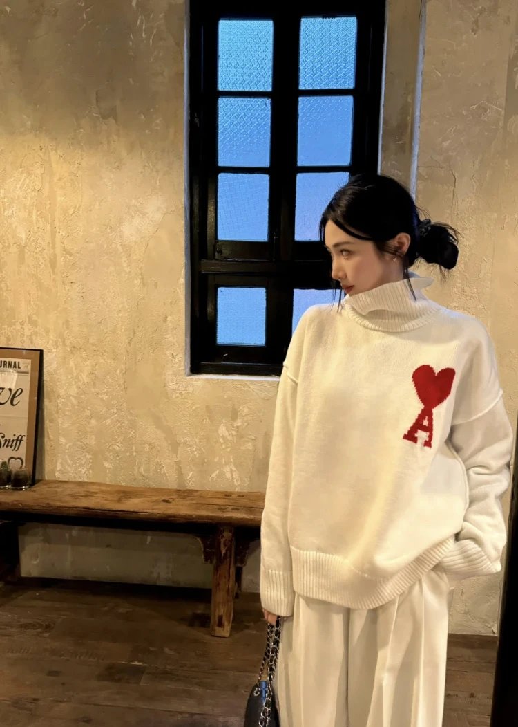 AMI Heart Logo White Knit Turtleneck Sweater Women