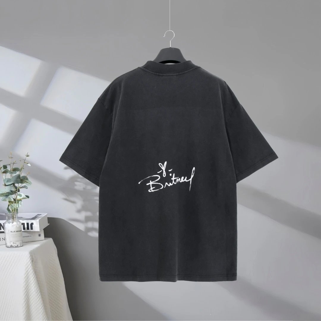 Balenciaga T-Shirt, trendy oversized fit with stylish graphic print, soft cotton fabric, casual streetwear fashion for men and women, perfect for daily wear and modern outfits.