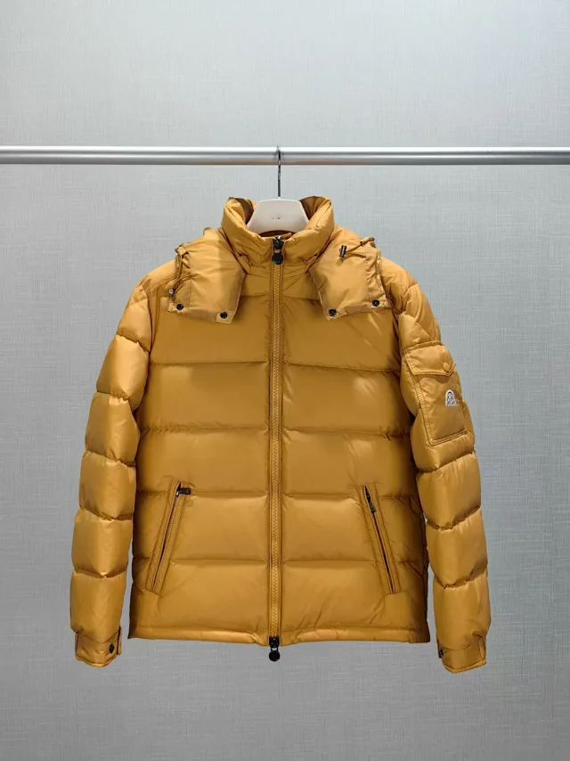 Mengjia SS25 Matte Maya Hooded Puffer Detail