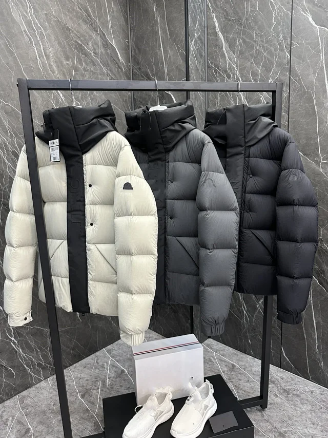 Meng's 25ssM Madeira Men's Color-Block Hooded Puffer Detail