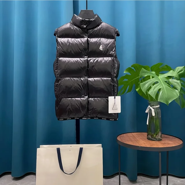 Mengjia 25SS Unisex Patchwork Down Vest Detail