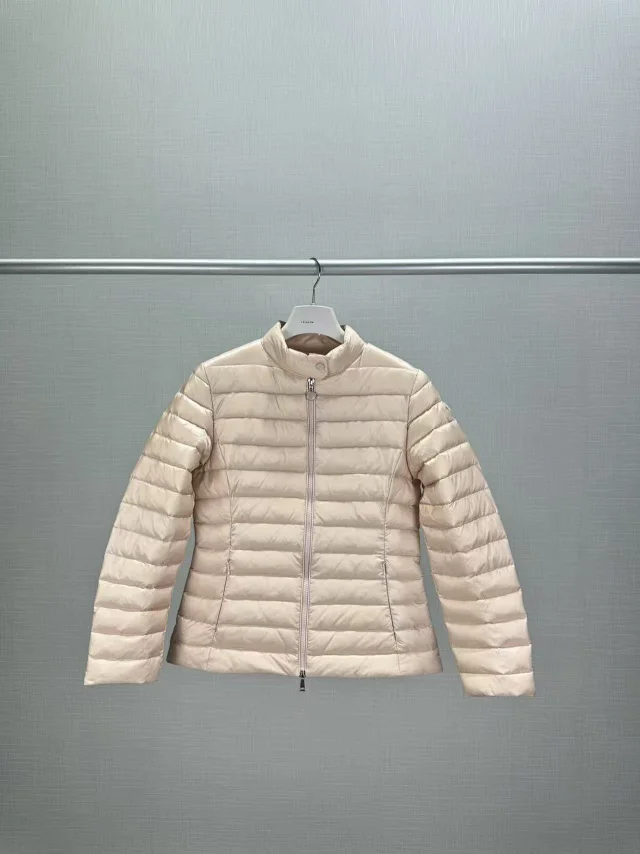 Mengjia Igelle Short Slim Down Jacket Detail