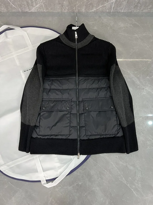 Mengjia Men's Stand Collar Down Jacket Detail