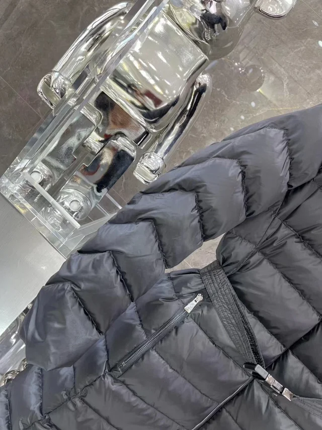 Fur-Trimmed MO Women's Long Down Jacket Detail