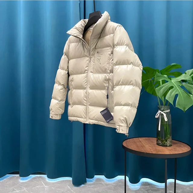 PRA2025 Unisex Minimalist Hooded Down Jacket Detail