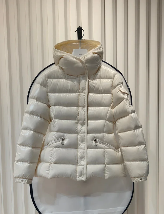 Mengjia 25sM Bara Women's Hooded Puffer Detail