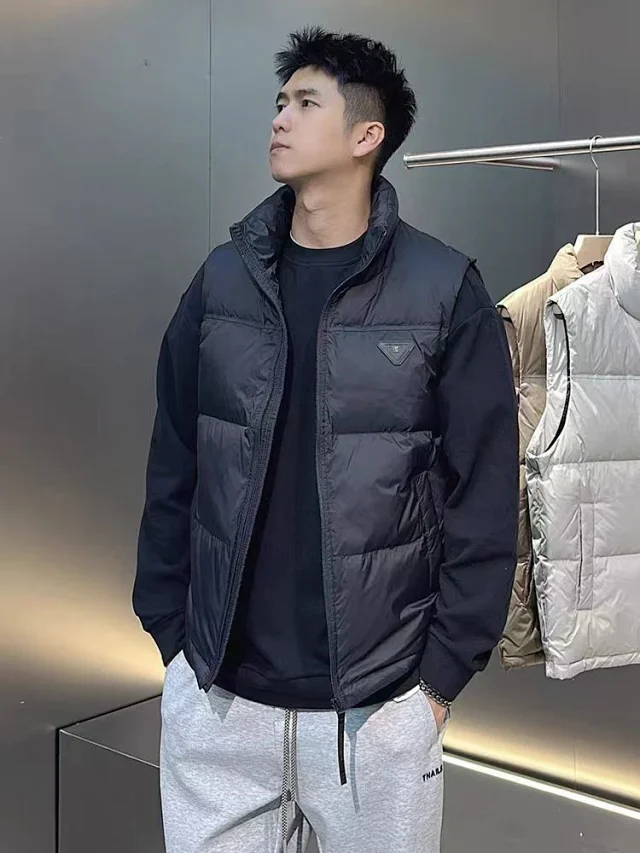 P Men's Triangle Logo Mandarin Vest Detail