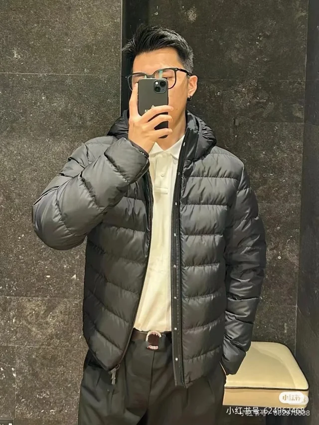 Jeluz Black Label Light Hooded Down Jacket Detail
