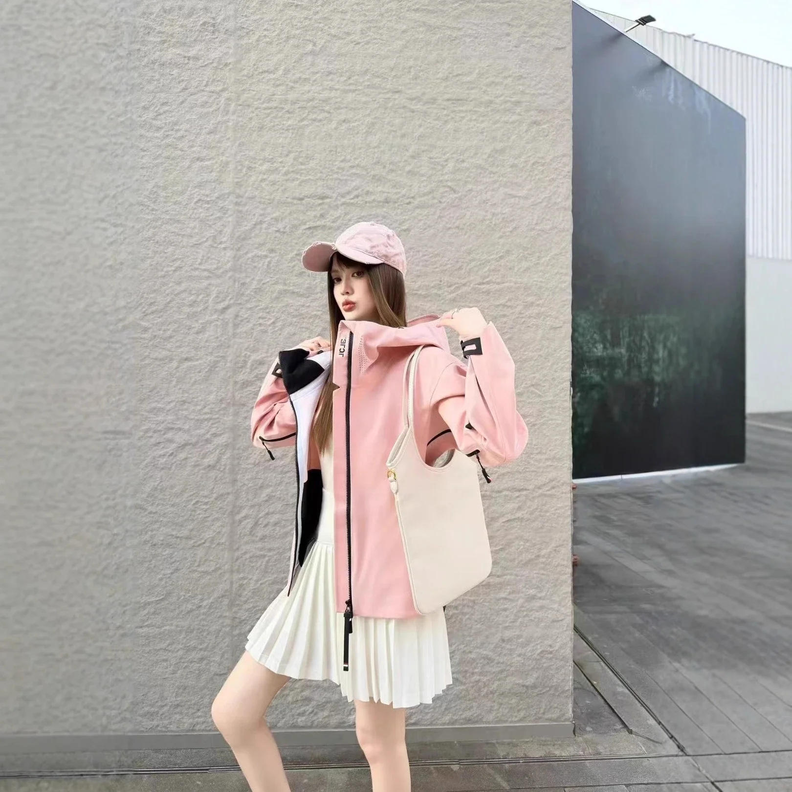 Mengjia Women's Hooded Windproof Waterproof Jacket