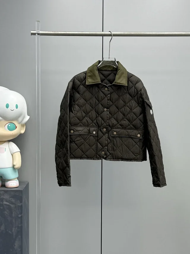 Mengjia New Chitre Diamond-Quilted Down Jacket Detail