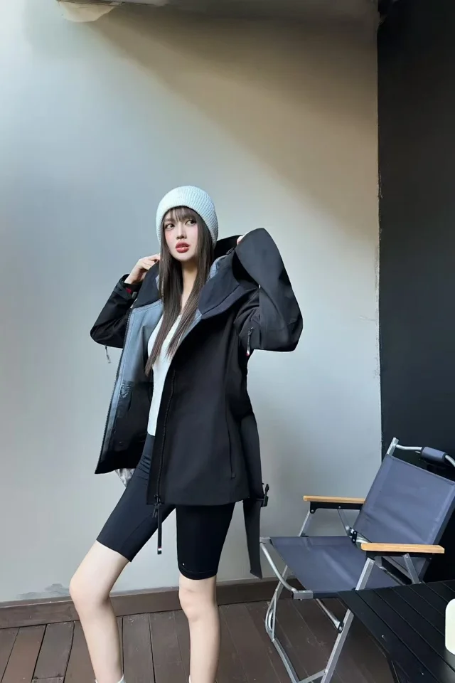 Mengjia Women's Hooded Windproof Waterproof Jacket Detail
