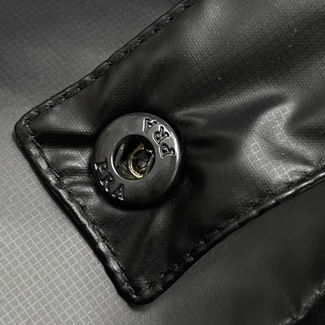 PRA2025 Unisex Minimalist Hooded Down Jacket Detail