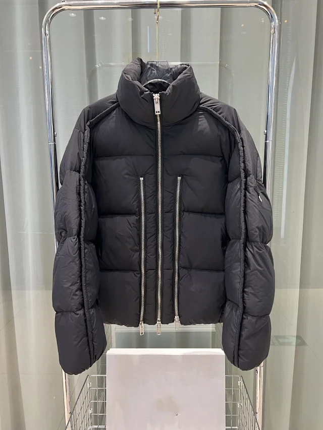 M Women's GENIUS Embroidered Down Jacket Detail