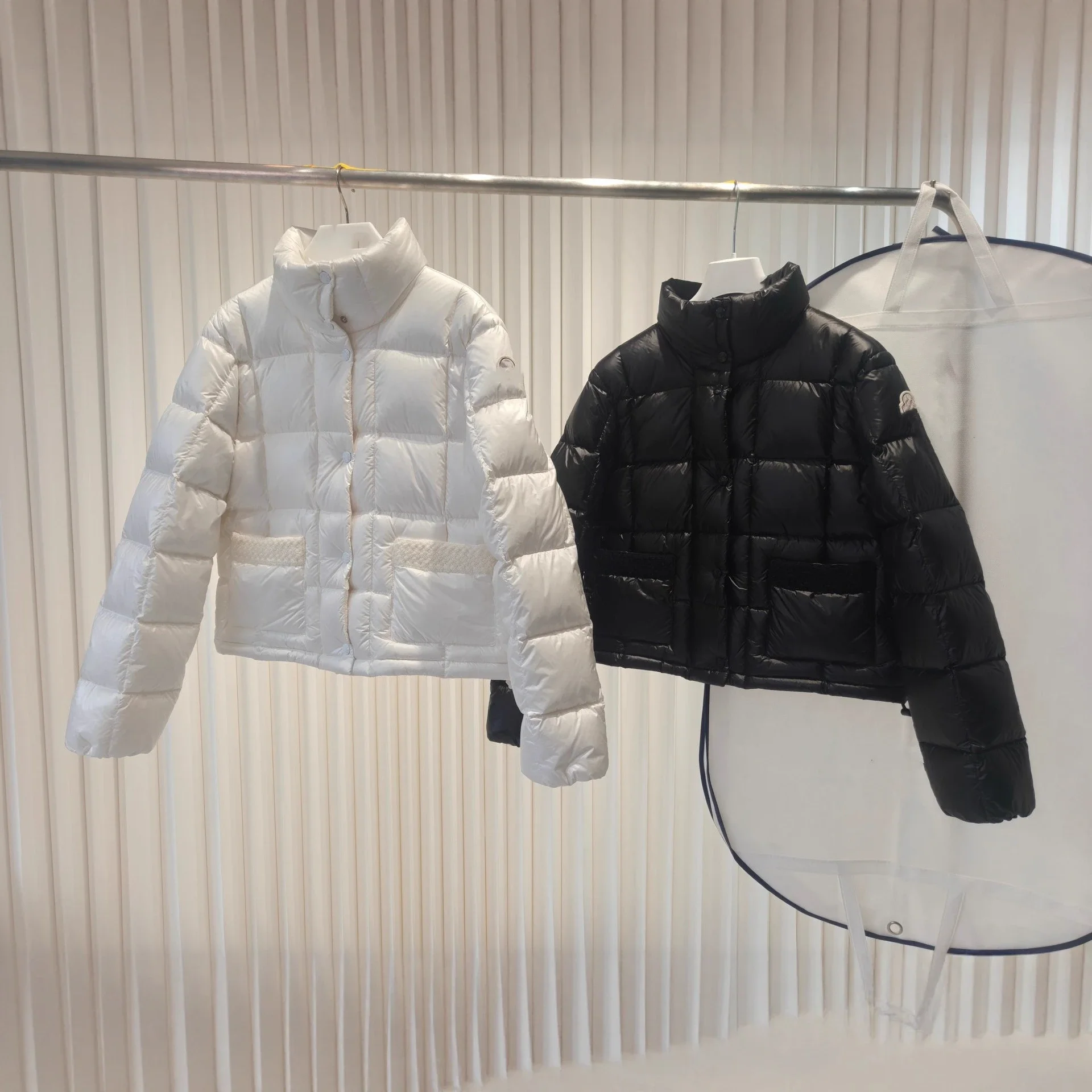 Moncler Jarcieu Woven-Trim Short Women's Puffer