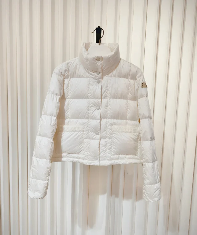 Moncler Jarcieu Woven-Trim Short Women's Puffer Detail