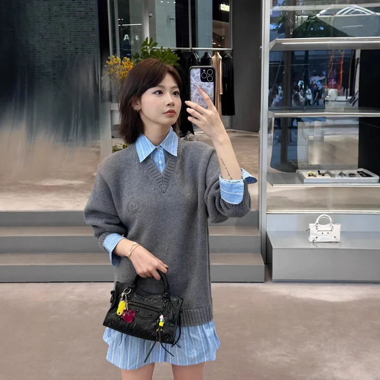BL AW24 Unisex Preppy Mock Shirt