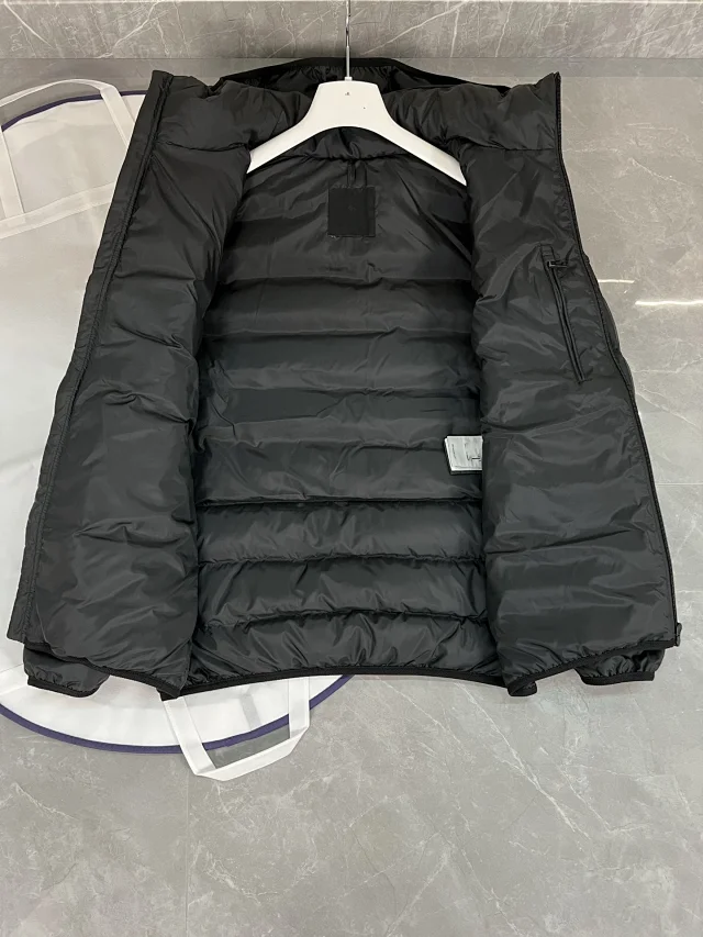 Jeluz Black Label Light Hooded Down Jacket Detail