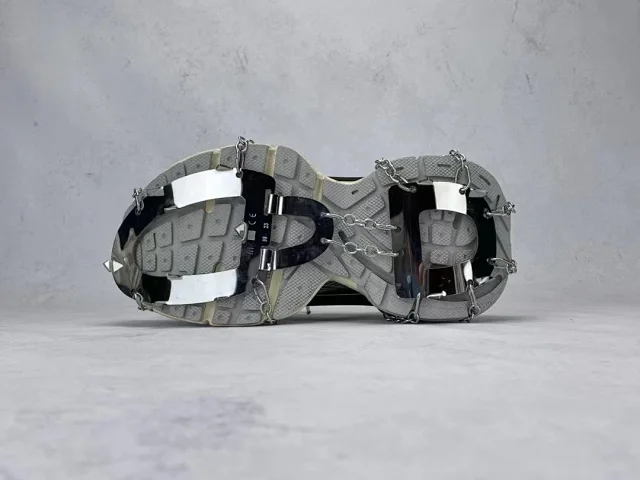 Paris Ski Distressed Fleece-Lined Dad Shoes Detail