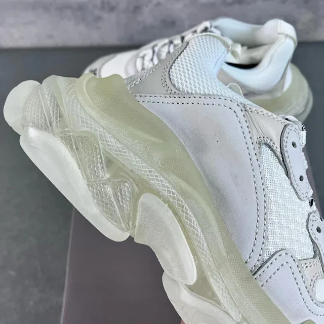 Balenciaga Tripel Cushioned Distressed Platform Sneakers Detail