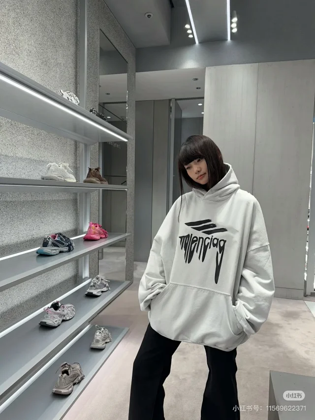 Paris B AW Vintage Hoodie 3M Print Detail