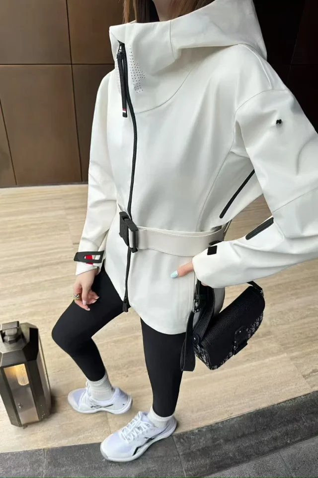 Mengjia Women's Hooded Windproof Waterproof Jacket Detail