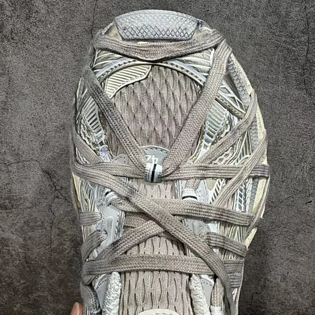 Couple's Mesh Retro Platform Distressed Sneakers Detail