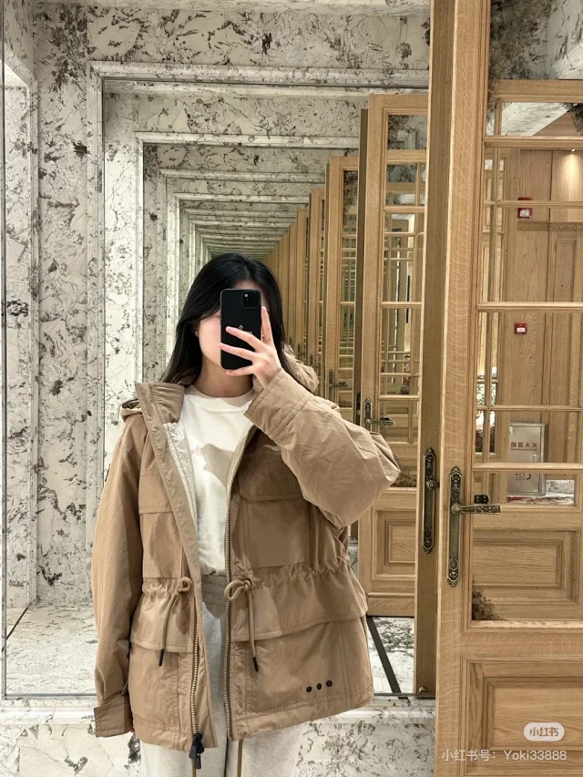 Mengjia Women's Nimba Hooded Down Jacket Detail