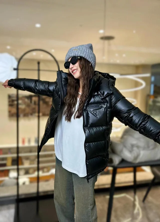PRA2025 Unisex Minimalist Hooded Down Jacket Detail