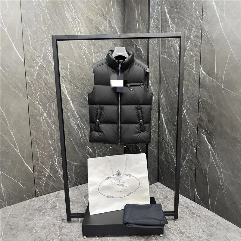 P Men's Triangle Logo Mandarin Vest