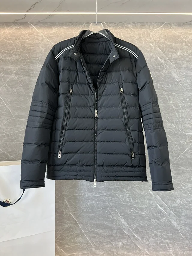Mengjia Men's Striped Slim Down Jacket Detail