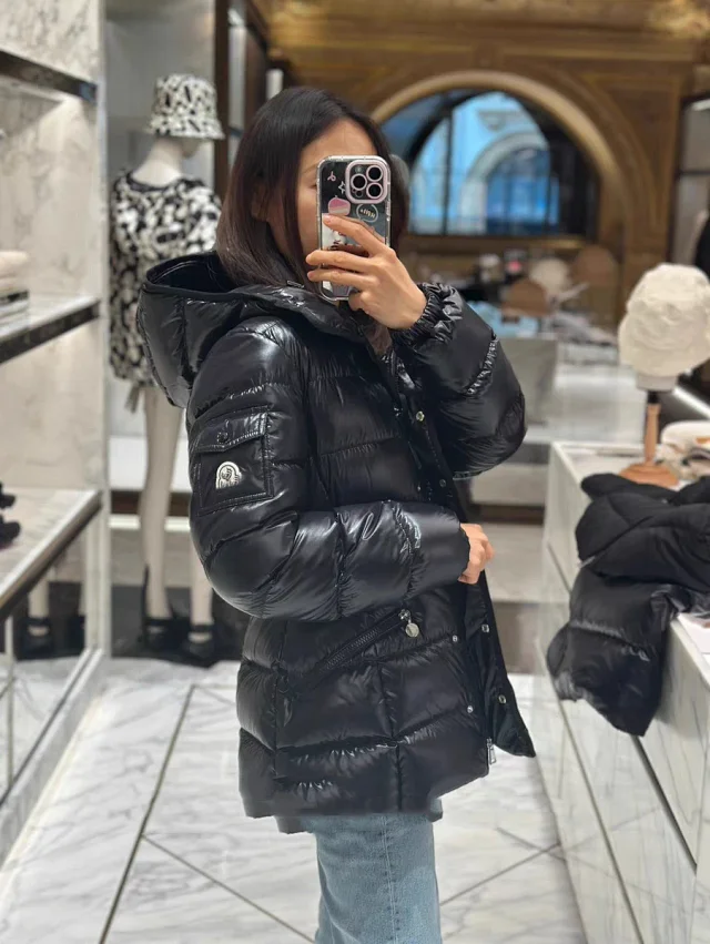 Mengjia 25sM Bara Women's Hooded Puffer Detail