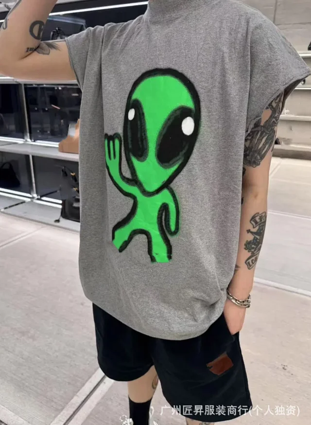 Paris Home Unisex Alien Smiley Vest Detail