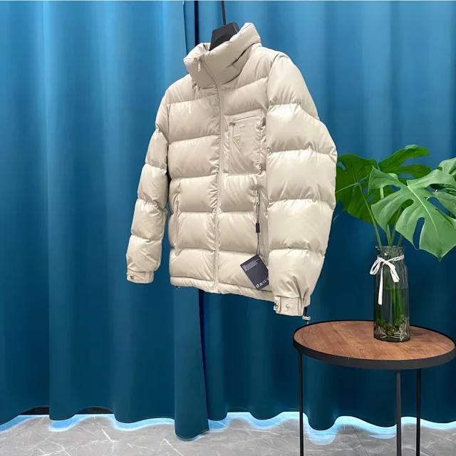 PRA2025 Unisex Minimalist Hooded Down Jacket Detail