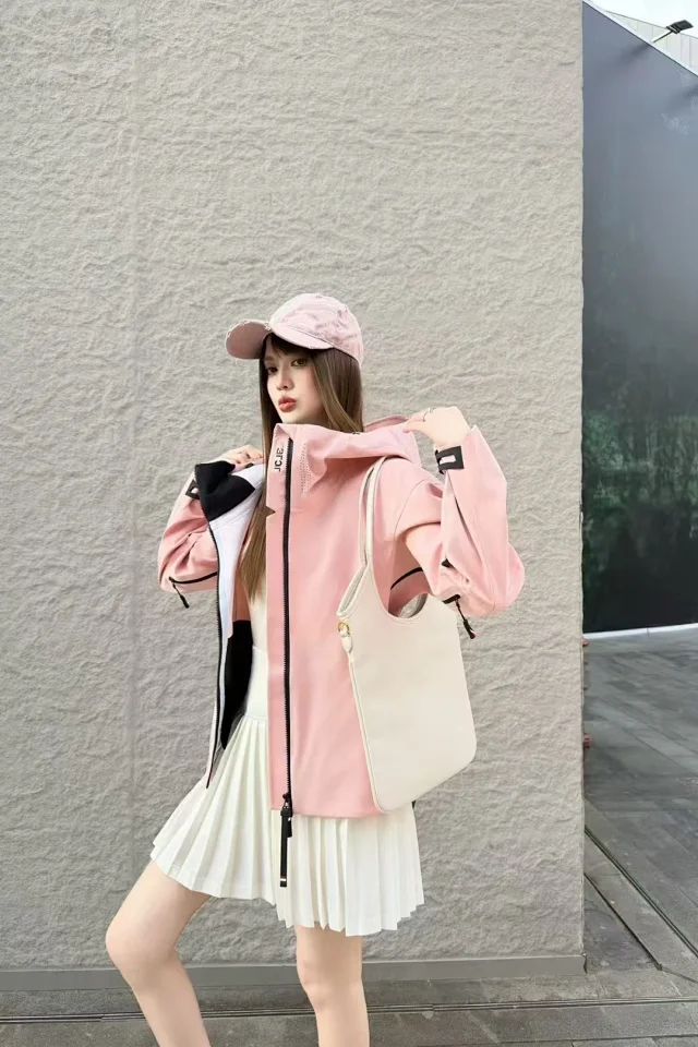 Mengjia Women's Hooded Windproof Waterproof Jacket Detail