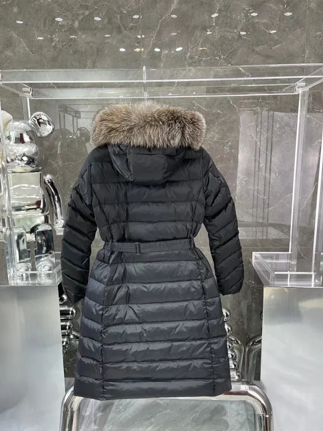 Fur-Trimmed MO Women's Long Down Jacket Detail