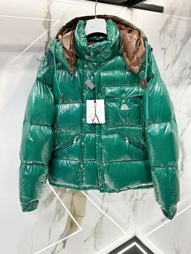 Mengjia Karakorum Men's Cropped Hooded Puffer Detail