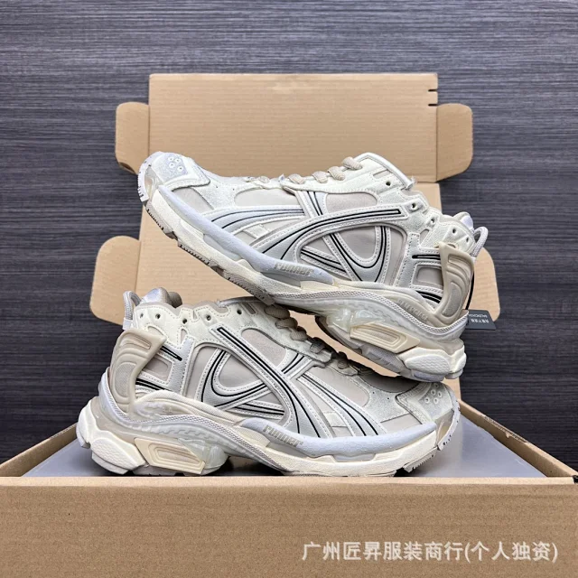 Balenciaga Graffiti Distressed Casual Sneakers SS25 Detail