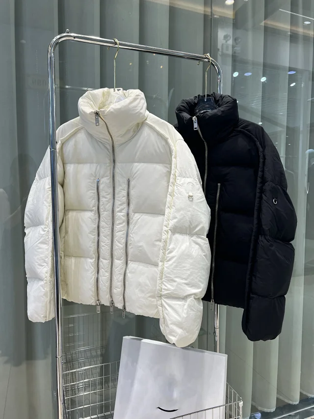 M Women's GENIUS Embroidered Down Jacket Detail
