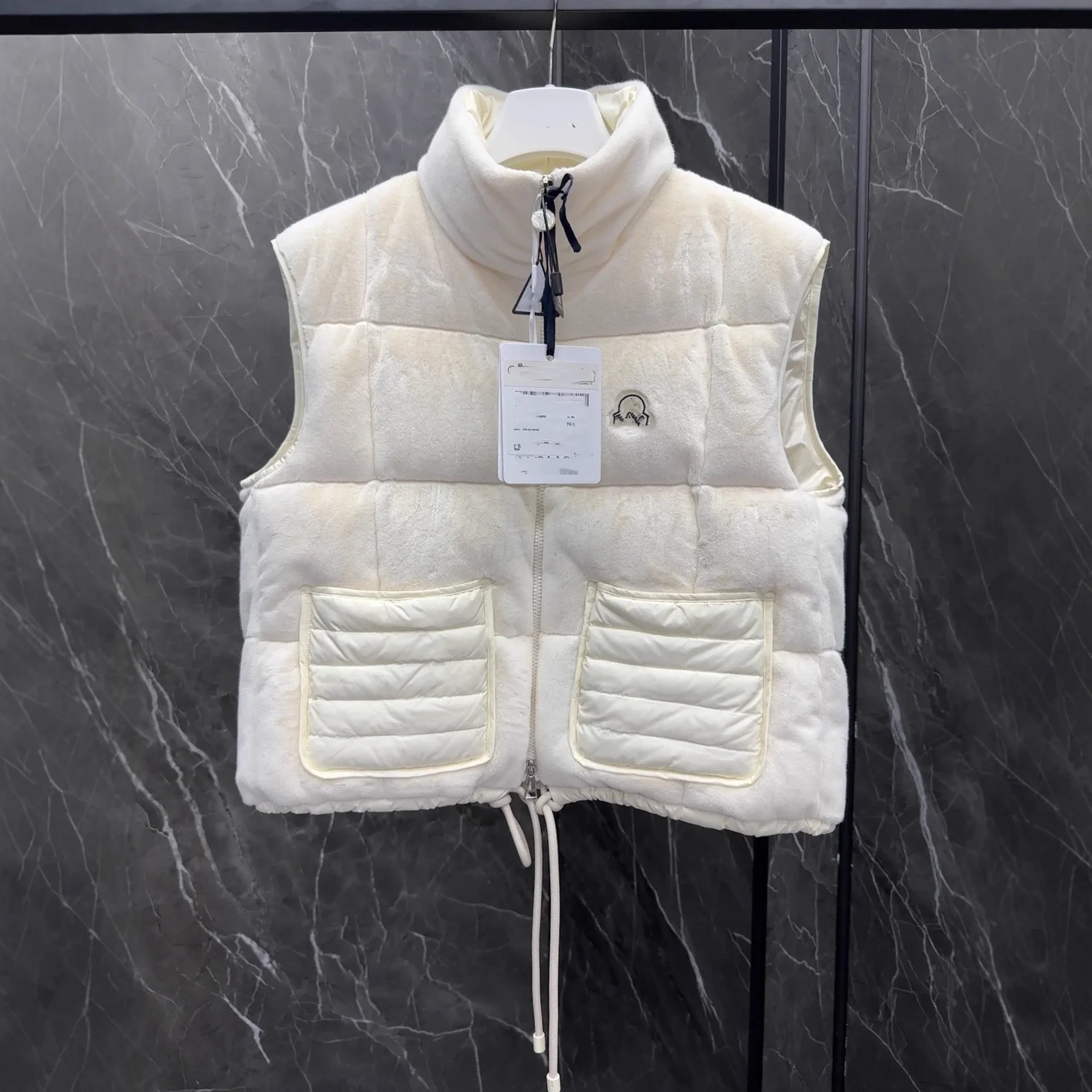 Mengjia FW24 Arques Logo Down Vest