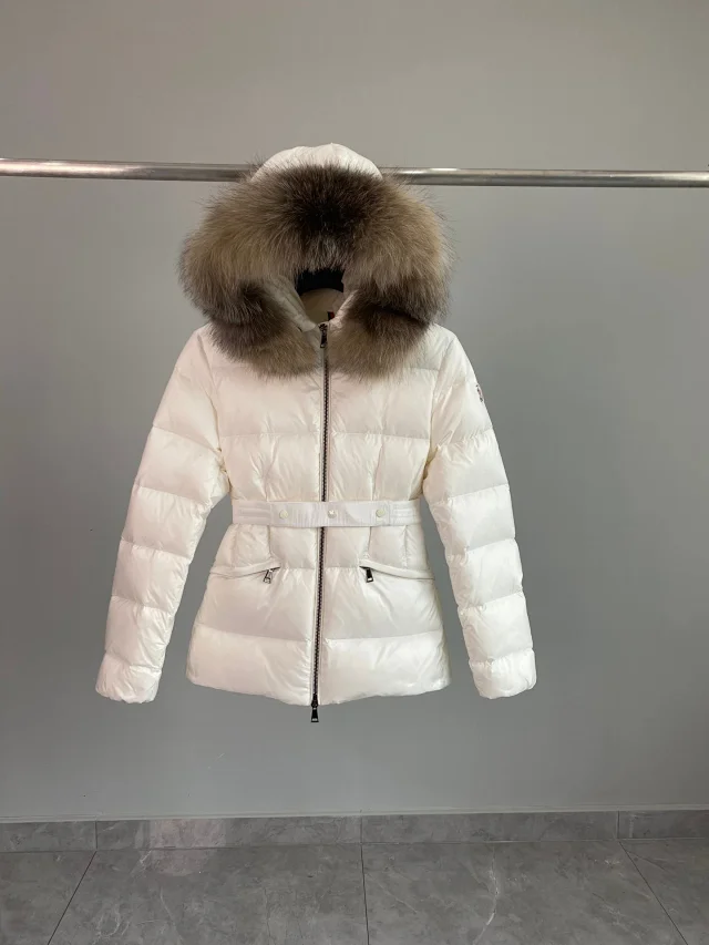 MengJia Boedic Women's Hooded Short Down Detail