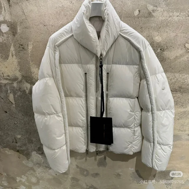 M Women's GENIUS Embroidered Down Jacket Detail