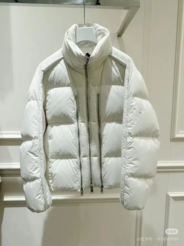 M Women's GENIUS Embroidered Down Jacket Detail