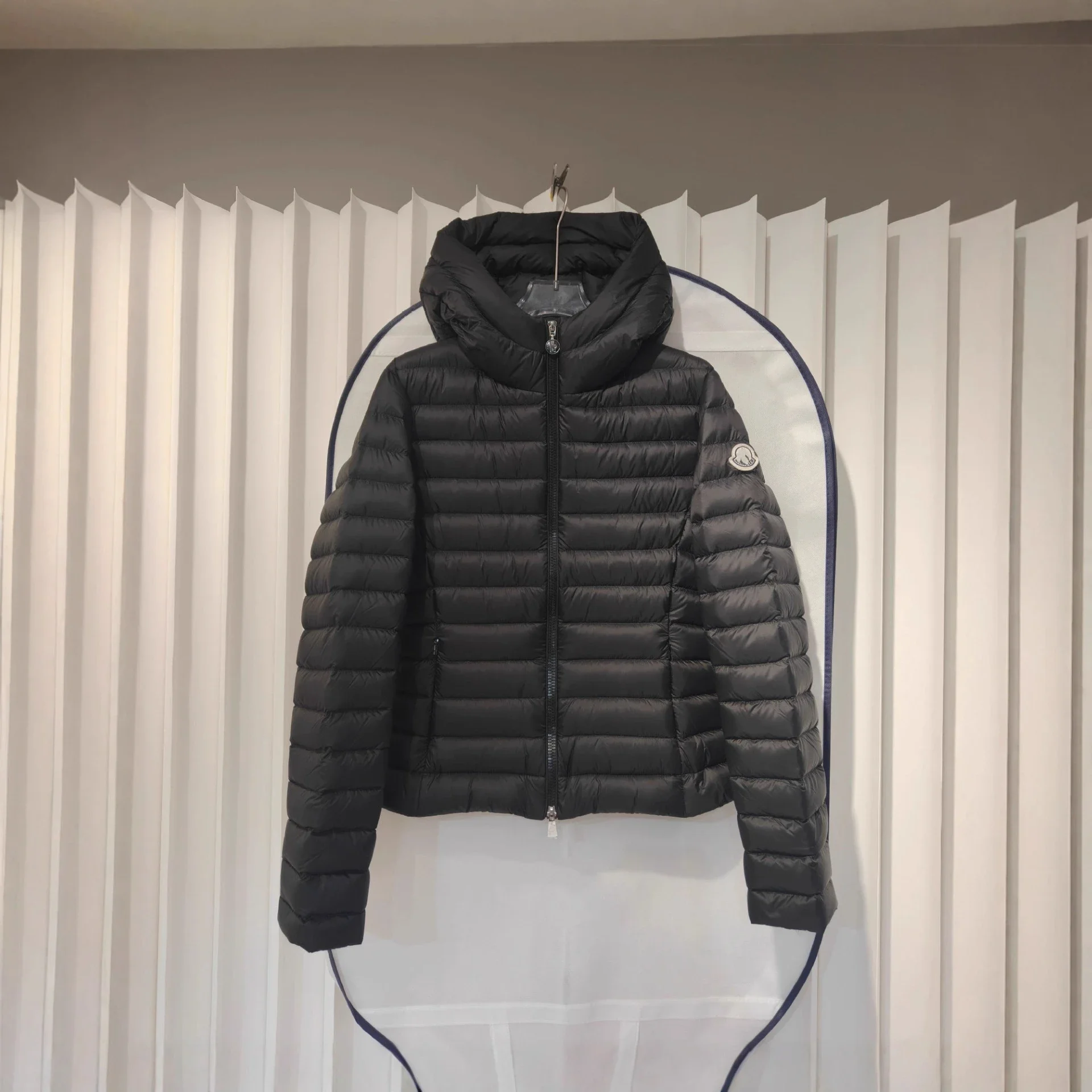 MengJia Women's IGE Hooded Cropped Down