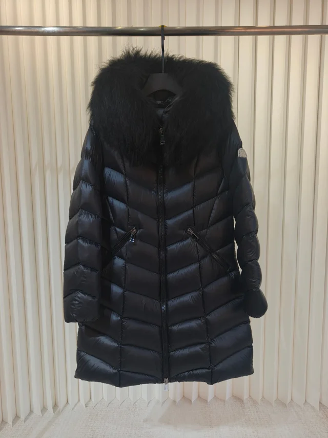 Mengjia Fulmarus Women's Hooded Down Coat Detail