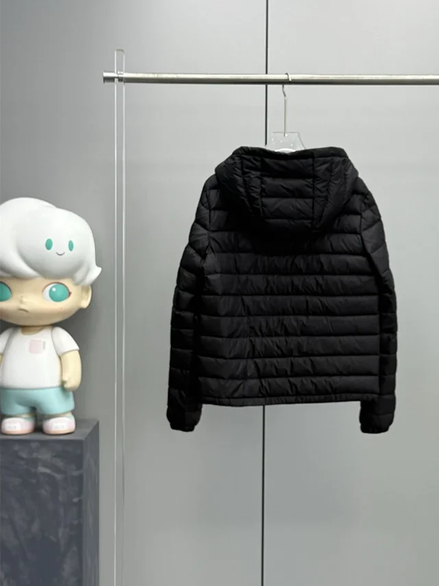 Mengjia HEDE Women's Hooded Down Jacket Detail