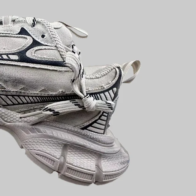 Balenciaga New Unisex Retro Dad Sneakers Detail