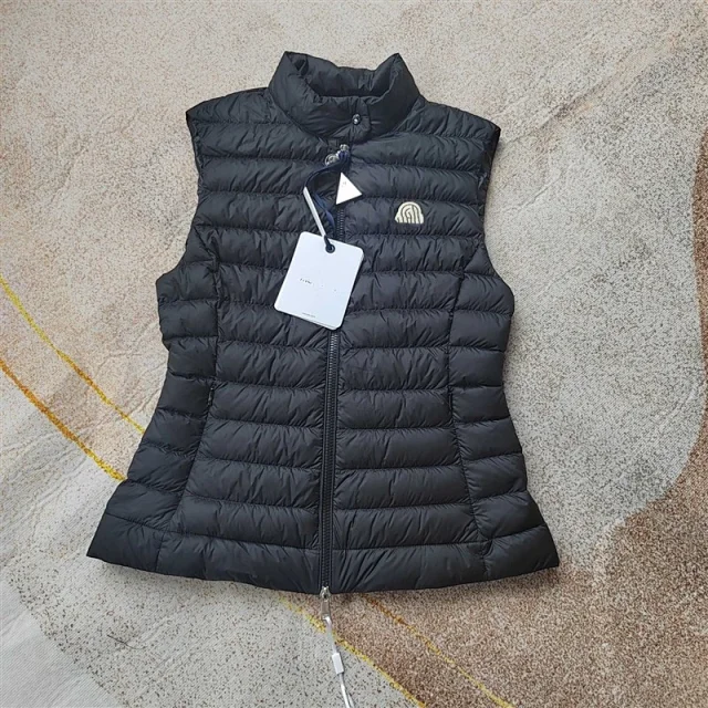 Mengjia Lgens Women's Sleeveless Down Vest Detail