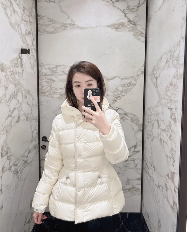 Barante New Women's Waist-Cinching Down Jacket Detail