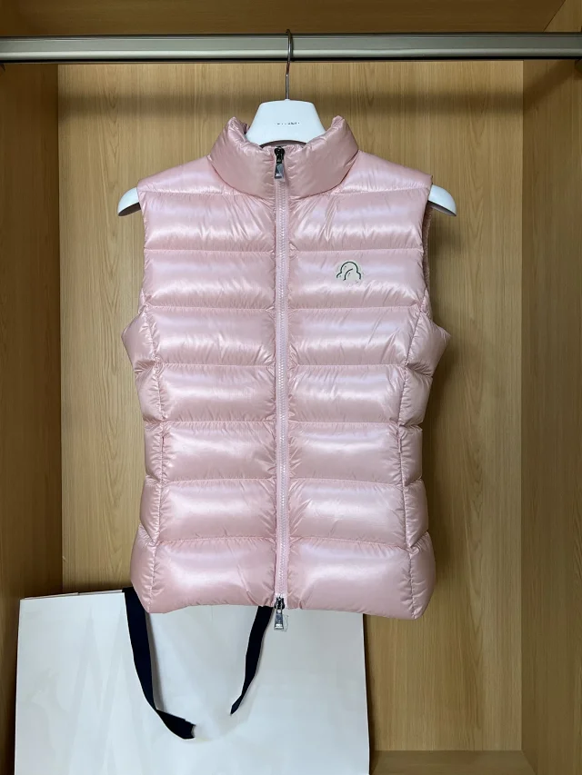 M25ss Women's Ghany Light Down Vest Detail